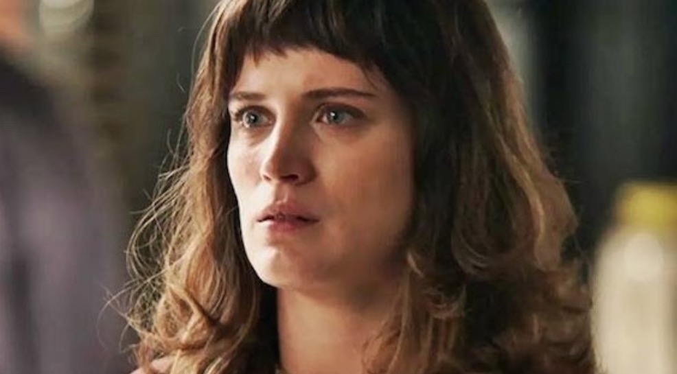 Traída, Clara fica sem dinheiro até para pagar conta de luz