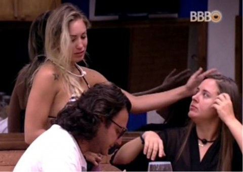 BBB18: Patrícia faz a cabeça de Jéssica para não receber voto de líder