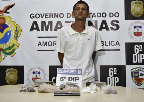 Homem é preso com diversas porções de droga em Manaus
