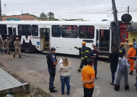 Ônibus que causou morte de mulher em Manaus estava com documentação atrasada