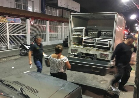 Ataques planejados deixam sete mortos e sete feridos em praça 