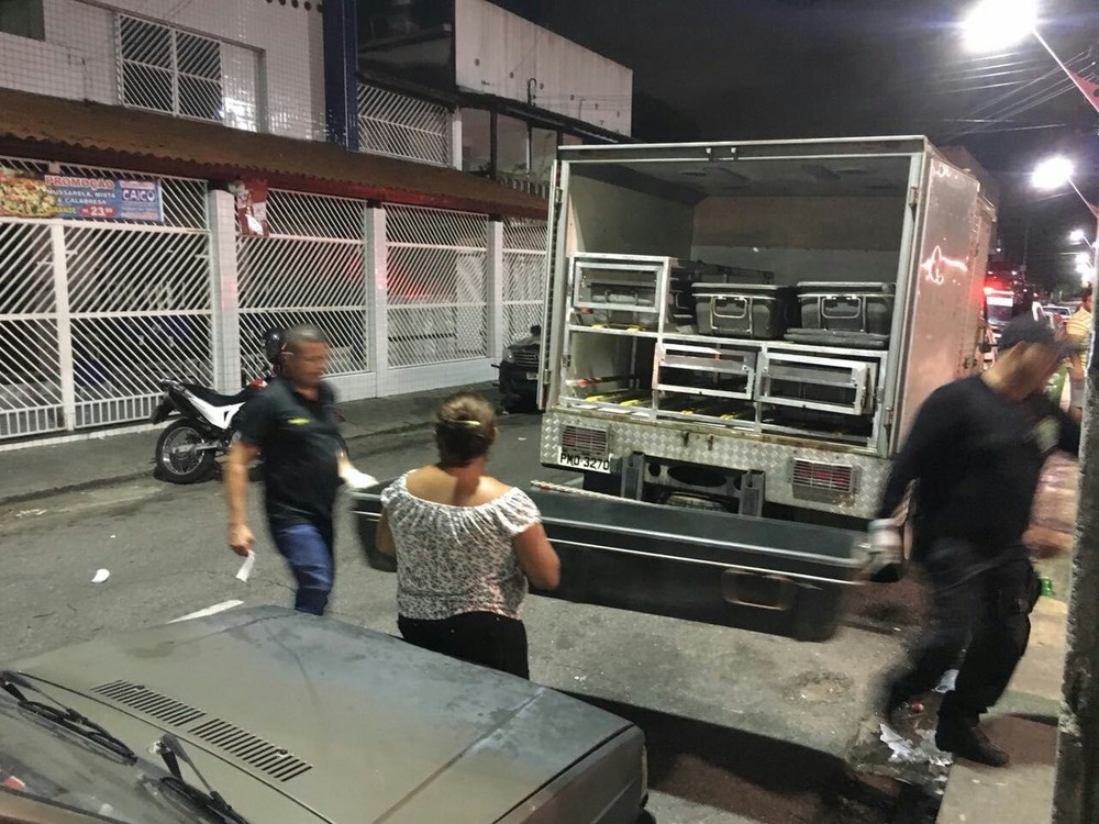 Ataques planejados deixam sete mortos e sete feridos em praça 