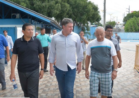 Arthur Bisneto conhece espaço que receberá sede unificada da Semjel