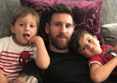 Nasce 3º filho de Messi e craque é liberado de jogo do Barcelona para acompanhar parto