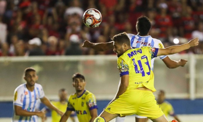 Misto do Flamengo perde chances e o jogo para o Macaé