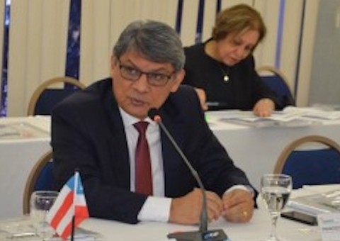 Deodato chama sindicato e retoma negociação para  reajustar salário de servidores da saúde