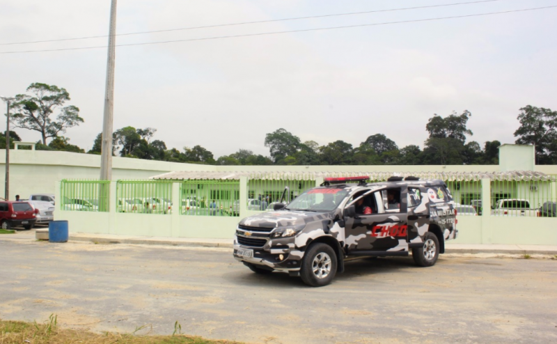 Mulher é presa ao tentar entrar no CDPM com dois celulares escondidos na vagina