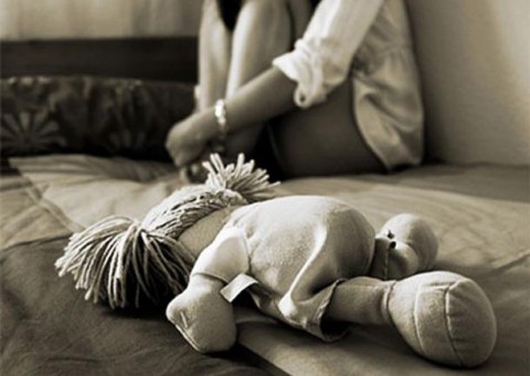 Adolescente de 13 anos é abusada dentro da própria casa pelo tio 