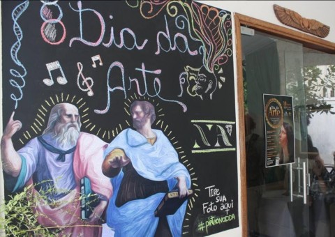 Semana da arte movimenta Les Artistes Café Teatro