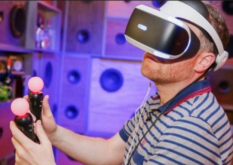 Realidade Virtual, exposição de quadros e produtos geeks movimentam shopping em Manaus