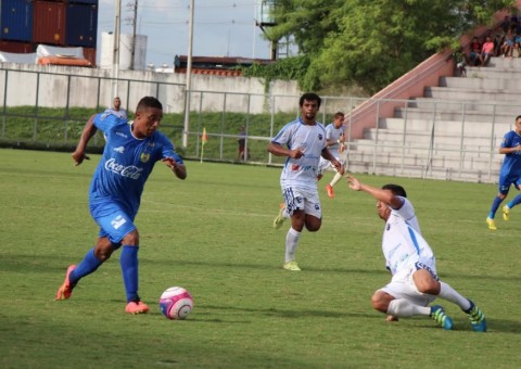 De virada, Naça vence Penarol por 2 a 1