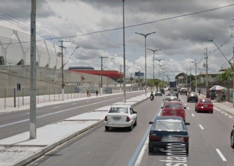 Faixa Azul é liberada para facilitar trânsito em avenidas de Manaus