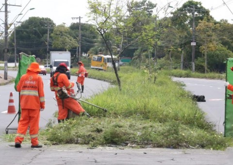 Pontos na zona Sul recebem limpeza