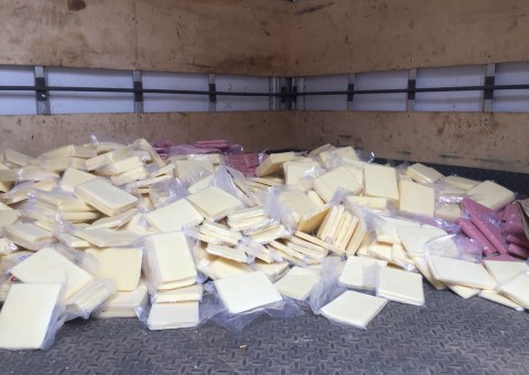 Comércio é interditado com mais de 2 toneladas de fatiados vencidos  