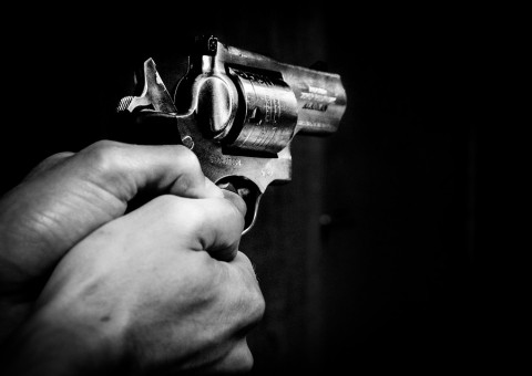 Adolescente morre e quatro são feridos durante tiroteio em boate no Amazonas