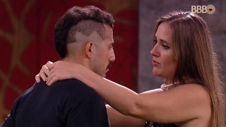 BBB18: Patrícia e Kaysar se despedem antes de resultado de eliminação