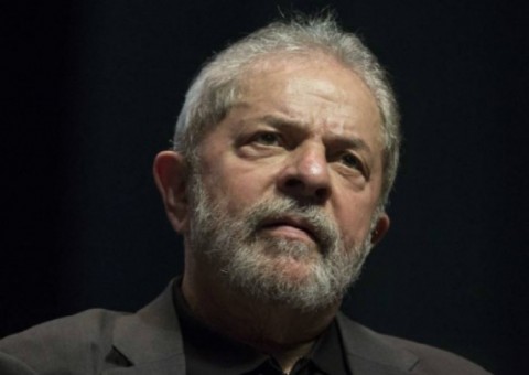 ‘Estou pronto para ser preso’, diz Lula em entrevista para livro 