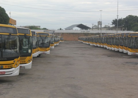 Paralisação surpresa deixa mais de 25 mil pessoas sem ônibus em Manaus