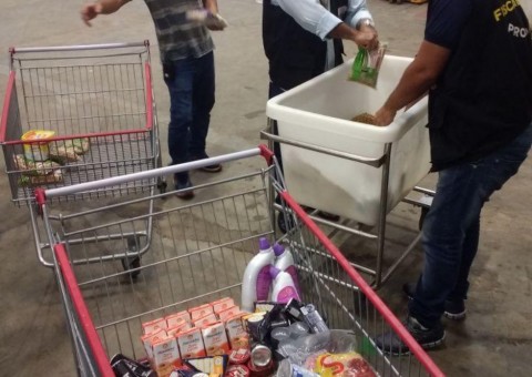 Supermercado de Manaus é multado por venda de 168kg de carne estragada