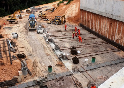 Passagem de nível em avenida de Manaus deve ser concluída este ano