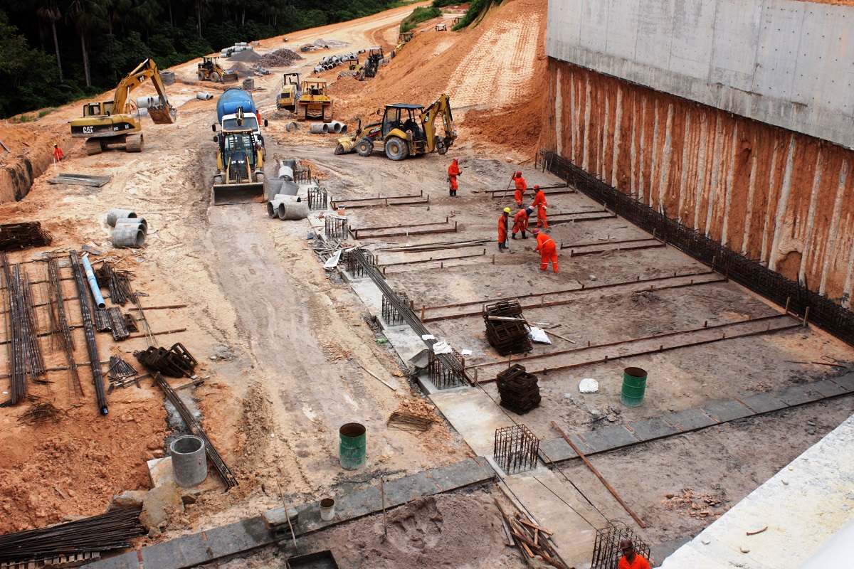 Passagem de nível em avenida de Manaus deve ser concluída este ano