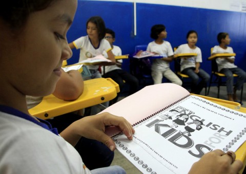Programa English for Kids chega à zona ribeirinha de Manaus