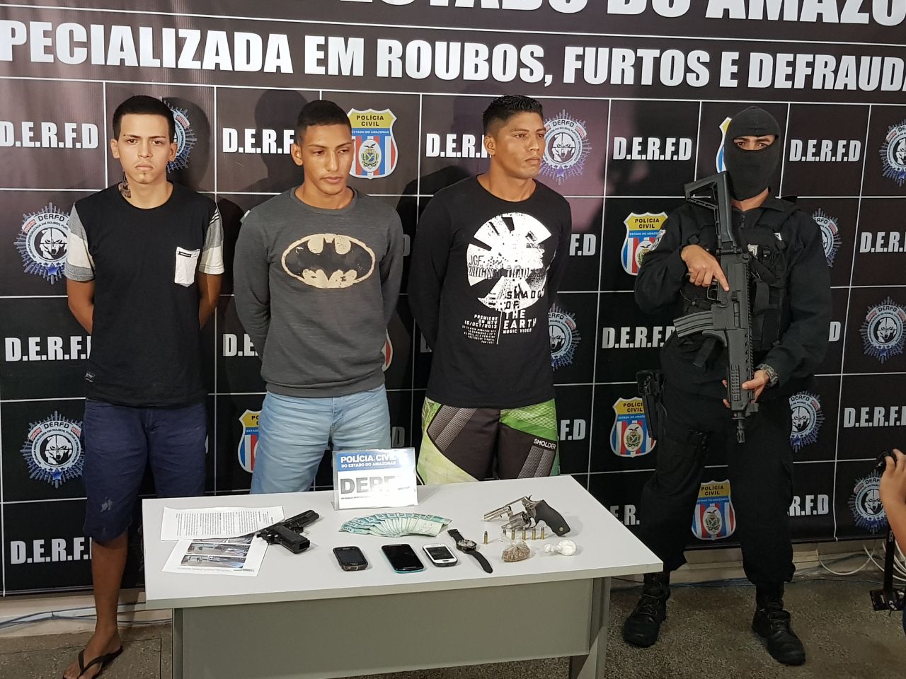 Trio que assaltou loja de shopping em Manaus tinha dívida de R$6mil