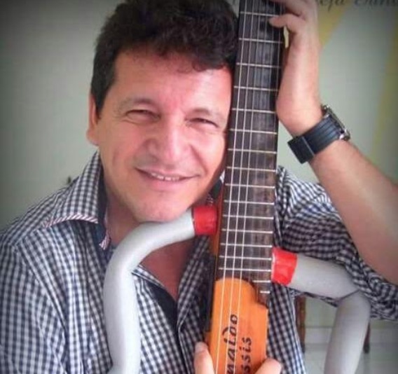 Cantor parintinense Rinaldo Abecassis lança CD no Teatro Amazonas