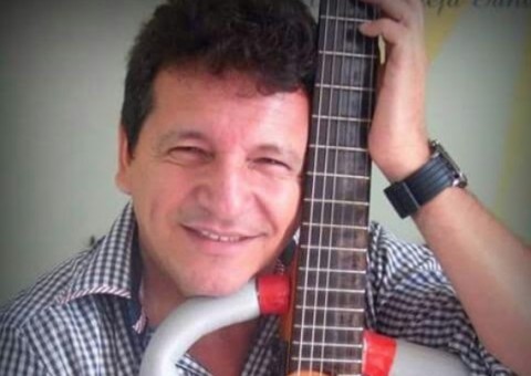 Cantor parintinense Rinaldo Abecassis lança CD no Teatro Amazonas