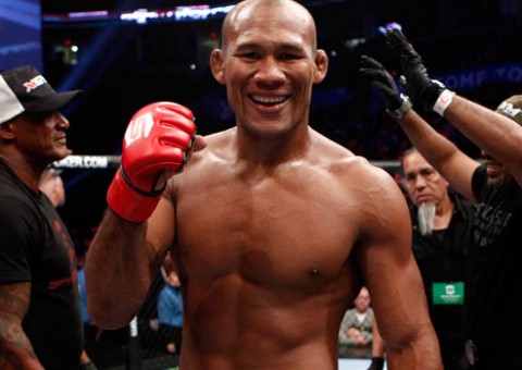 Ronaldo Jacaré e Alan Nuguette visitam jovens lutadores do Centro de Magdalena Arce Daou