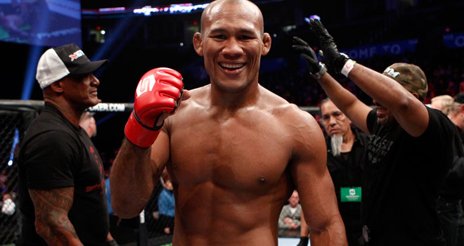 Ronaldo Jacaré e Alan Nuguette visitam jovens lutadores do Centro de Magdalena Arce Daou