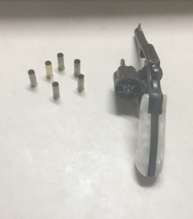 Ao ser assaltado, homem se defende e atira contra bandidos em Manaus