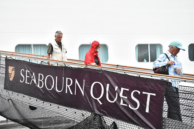 Cruzeiro com 700 turistas chega ao Porto de Manaus