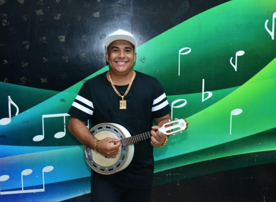 Herlon, a Fera do Banjo, inicia temporada no Pagode do Coronel
