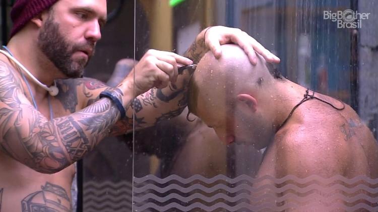 BBB18: Kaysar radicaliza e copia visual bizarro de 'Fenômeno' durante Copa