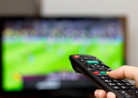 Bairros de Manaus recebem mutirão para entrega de kits gratuitos para TV Digital