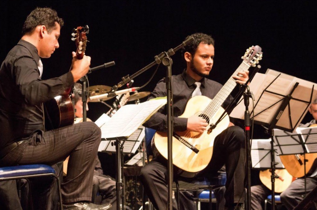 Orquestra de Violões apresenta ‘Ao som da Bossa’ no Teatro Amazonas