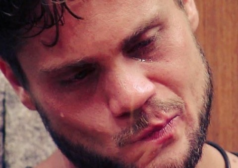  BBB18: Breno e Ana Clara caem no choro durante DR em festa