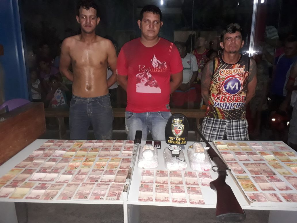 Trio é preso com drogas em boca de fumo 'ilhada' no Amazonas