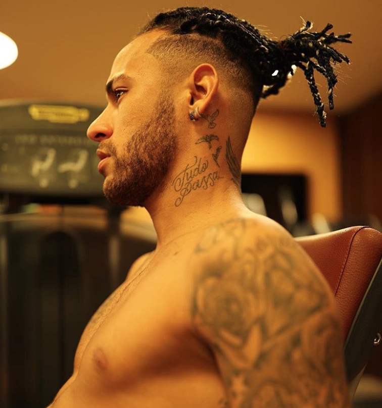Neymar choca ao revelar visual completo e é comparado a lutador