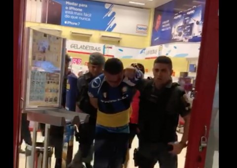 Assalto na Bemol termina com homem preso em Manaus