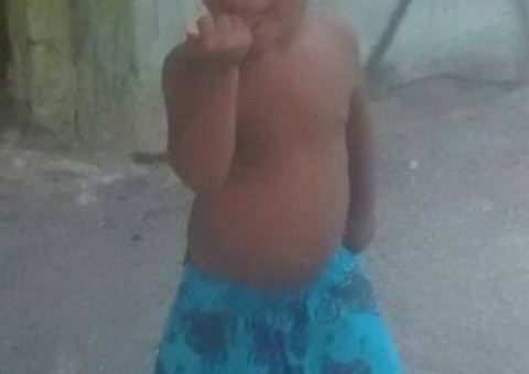 Mãe comprava algodão doce para filho quando ele foi morto com tiro na cabeça