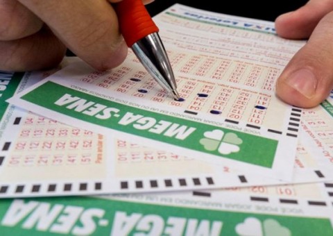 Duas pessoas acertam Mega-Sena e vão dividir R$ 60 milhões