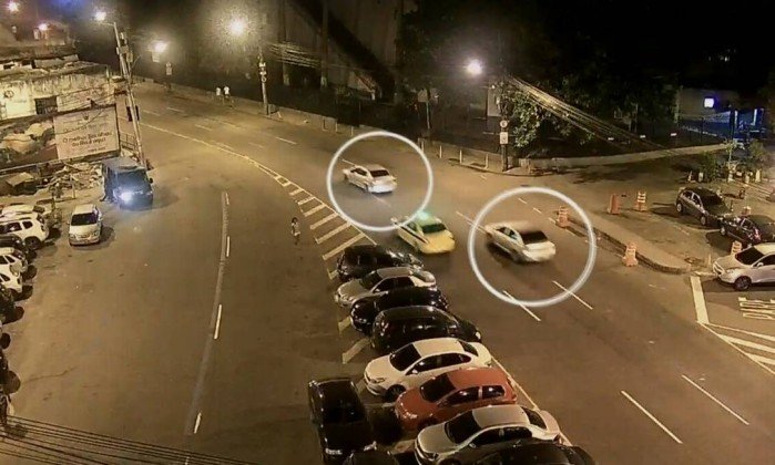 Imagens mostram carro de Marielle sendo seguido por dois veículos