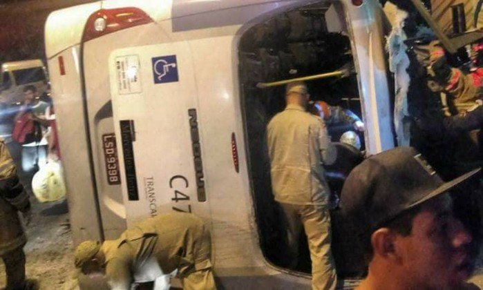 Acidente com ônibus deixa 21 pessoas feridas na Cidade de Deus