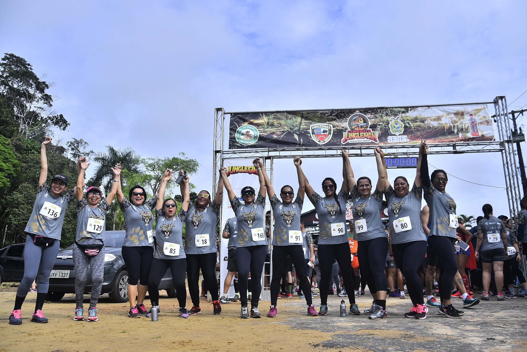Jungle Girl reúne 500 pessoas para corridas em trilhas de Manaus
