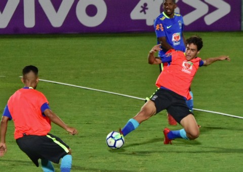 Seleção Brasileira Sub-20 treina novamente no estádio da Colina para enfrentar México