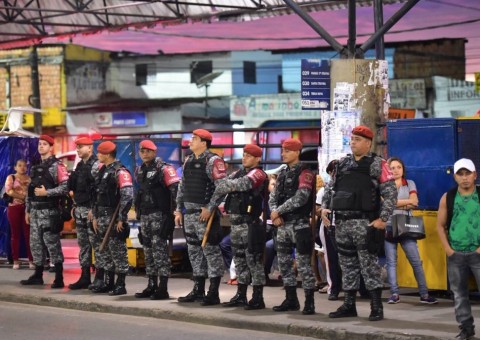 Terminais de ônibus começam a ter reforço no policiamento nesta segunda