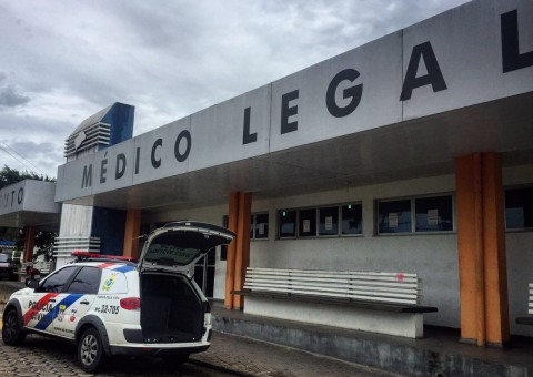 Homem morre atropelado em ponto de rua sem iluminação em Manaus