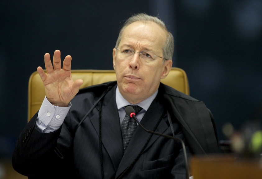 Ministros do STF se reúnem para decidir revogação da prisão de Lula